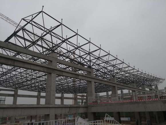 網架結構適用于高鐵站屋頂的原因